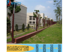 珠海绿化带隔离栅也称作桃型柱护栏网图2