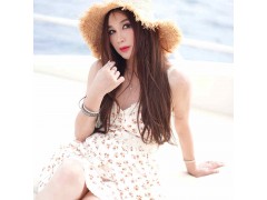 温碧霞IRENENA服装品牌，V领碎花公主裙甜美小清新连衣裙图2
