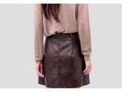 温碧霞代言IRENENA服装品牌时尚显瘦半身裙百搭高腰短皮裙图3