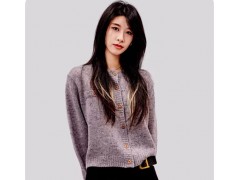 温碧霞代言IRENENA服装品牌雪花纹羊毛开衫长袖外套针织衫图2