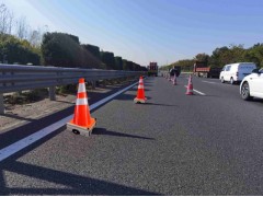 新疆封路路锥机器人 多功能移动路锥系统图3